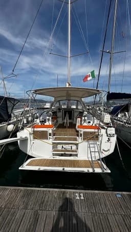 Oceanis 38.1 in La Spezia / Porto Mirabello thumbnail 17