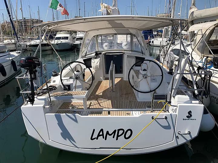 Oceanis 38.1 in La Spezia / Porto Mirabello - Photo 4