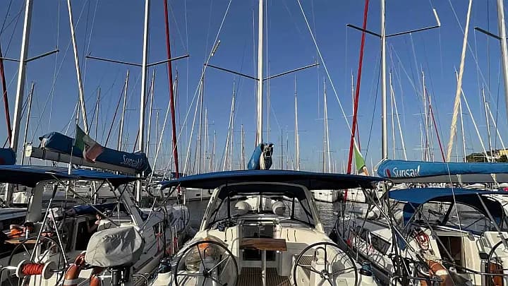 Oceanis 35 in Sicily / Furnari / Marina Portorosa - Photo 4