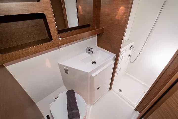 Lagoon 42 in Skiathos - Photo 5