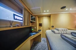 Lagoon 560 S2 in Athens / Alimos Marina thumbnail 10
