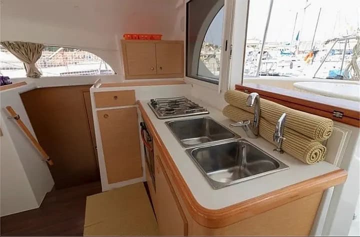 Lagoon 380 in Sicily / Marsala Marina - Photo 5