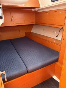Dufour 470 in Sicily / Furnari / Marina Portorosa thumbnail 3