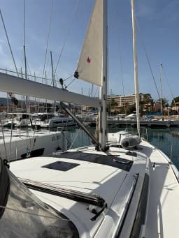 Dufour 470 in Sicily / Furnari / Marina Portorosa thumbnail 6