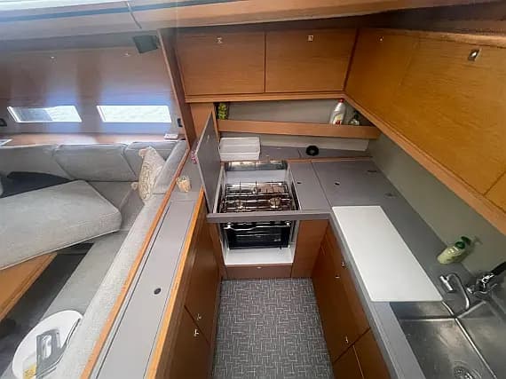 Dufour 560 in Mykonos / Tourlos Marina - Photo 3