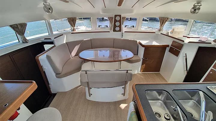 Lagoon 380 in Hyeres - Photo 4