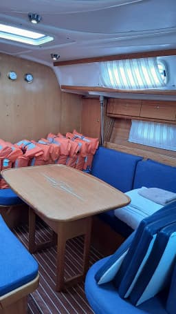 Bavaria 42 Cruiser in Trogir / ACI Marina Trogir thumbnail 7