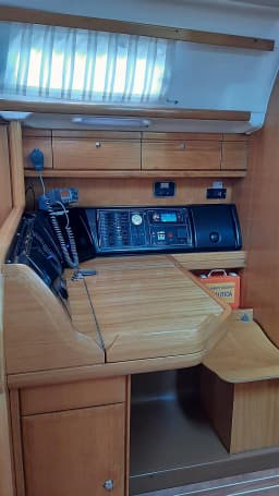 Bavaria 42 Cruiser in Trogir / ACI Marina Trogir thumbnail 8