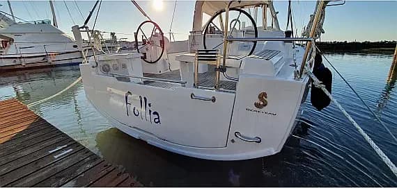 Oceanis 38 in Sardinia / Portisco / Marina di Portisco - Photo 1