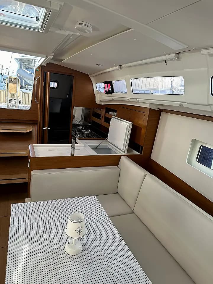 Sun Odyssey 380 in Fethiye / Ece Marina - Photo 5