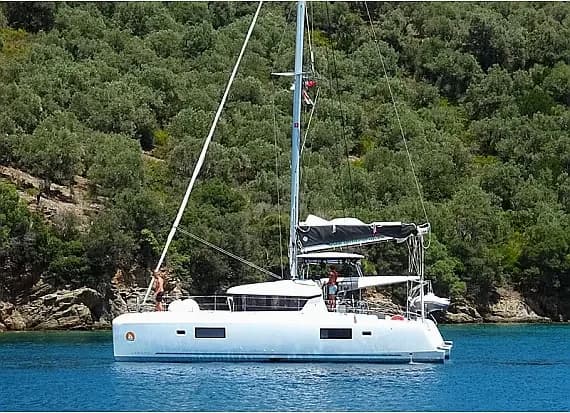 Lagoon 42 in Volos / Port of Volos - Photo 1