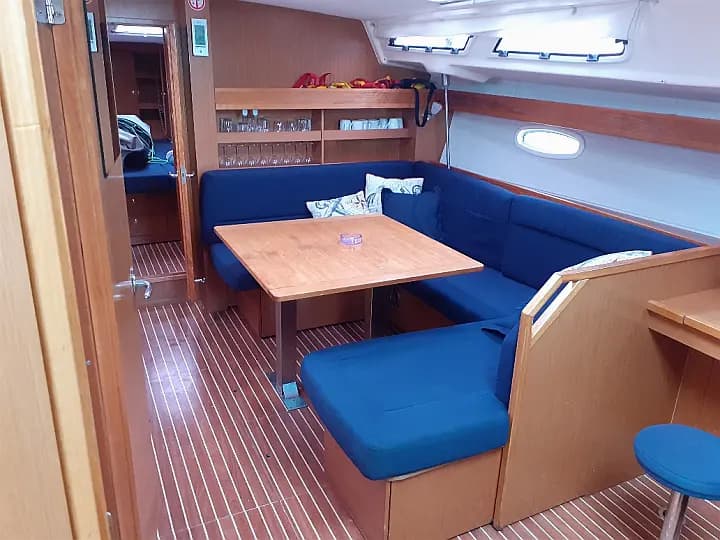 Bavaria 43 Cruiser in Lefkada / Nikiana Marina - Photo 5