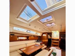 Oceanis 50 Family in Lefkada / Nikiana Marina thumbnail 2