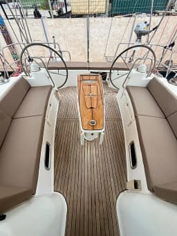 Oceanis 50 Family in Lefkada / Nikiana Marina thumbnail 8