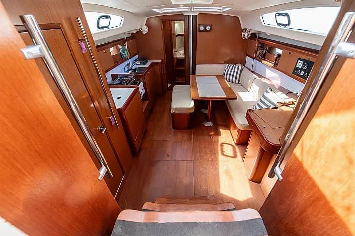 Oceanis 43 in Kavala - Photo 4
