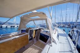 Dufour 390 in Lefkada / Port of Lefkas thumbnail 5