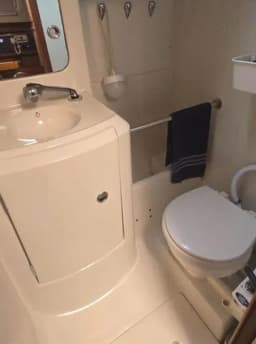 Oceanis 370 in Volos / Port of Volos thumbnail 5