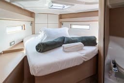 Oceanis 40.1 in Sardinia / Olbia / Marina di Olbia thumbnail 16