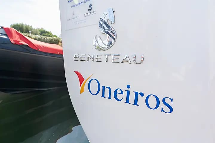 Oceanis 40.1 in Sardinia / Olbia / Marina di Olbia - Photo 4
