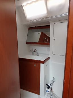 Oceanis 48 in Lefkada / Port of Lefkas thumbnail 28