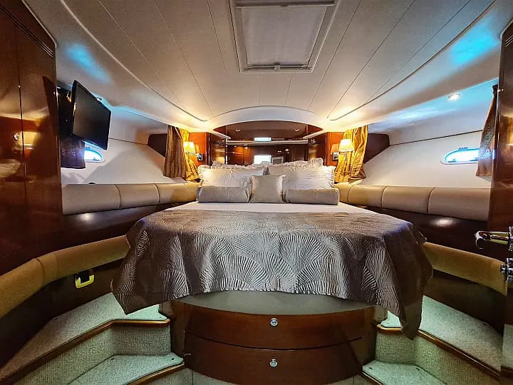 Prestige 46 Fly in Split / ACI Marina Split - Photo 2