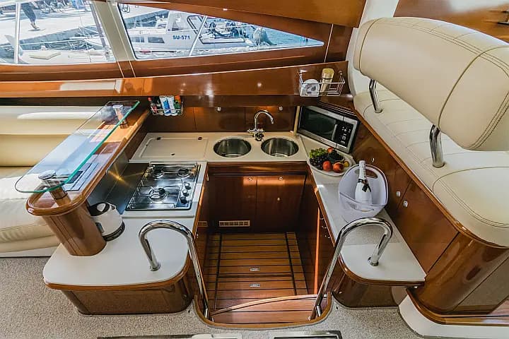 Prestige 46 Fly in Split / ACI Marina Split - Photo 3