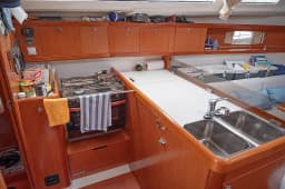 Oceanis 37 in Hjellestad Marina thumbnail 23