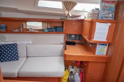 Oceanis 37 in Hjellestad Marina thumbnail 24