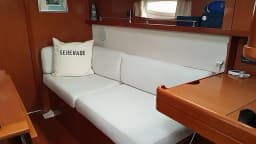 Oceanis 37 in Hjellestad Marina thumbnail 34