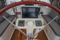 Oceanis 37 in Hjellestad Marina thumbnail 8
