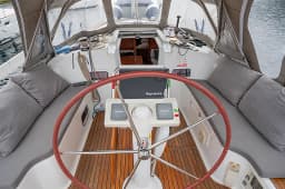 Oceanis 37 in Hjellestad Marina thumbnail 9