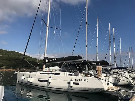 Dufour 530 in Sardinia / Portisco / Cala dei Sardi - Photo 1