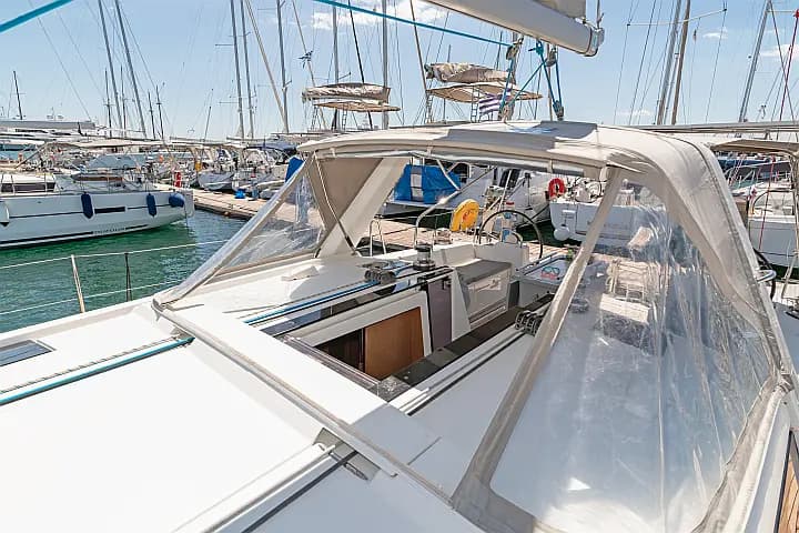 Oceanis 48 in Athens / Alimos Marina - Photo 5