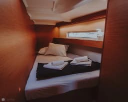 Sun Odyssey 440 in Nikiti - Chalkidiki / Nikiti thumbnail 16
