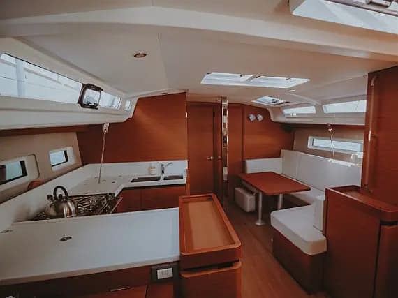 Sun Odyssey 440 in Nikiti - Chalkidiki / Nikiti - Photo 3