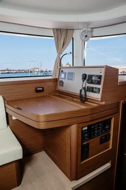 Lagoon 42 in Sicily / Capo d'Orlando Marina thumbnail 12