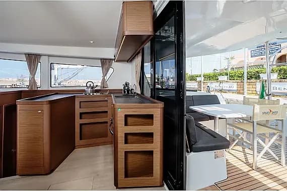 Lagoon 42 in Sicily / Capo d'Orlando Marina - Photo 3