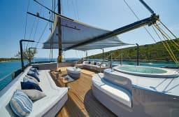 Luxury Sailing Yacht in Split / Port of Split / East Harbour thumbnail 16
