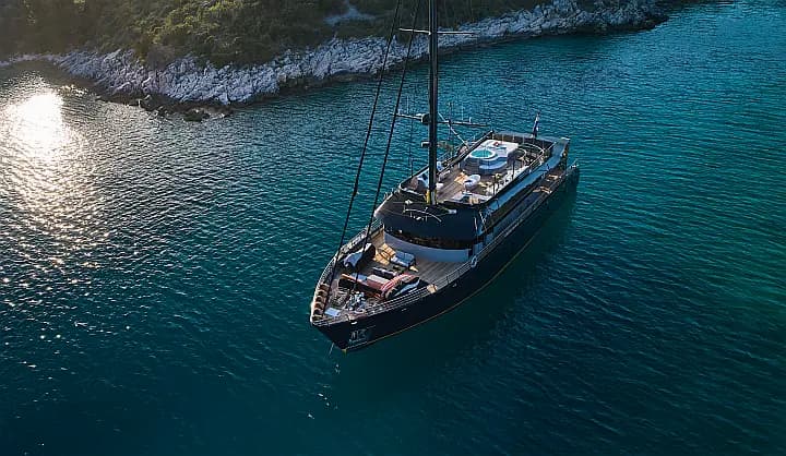 Luxury Sailing Yacht in Split / Port of Split / East Harbour - Photo 3
