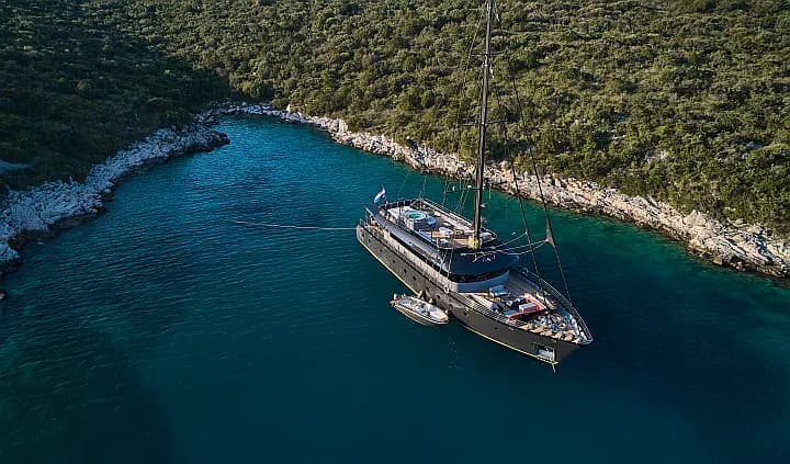 Luxury Sailing Yacht in Split / Port of Split / East Harbour - Photo 4