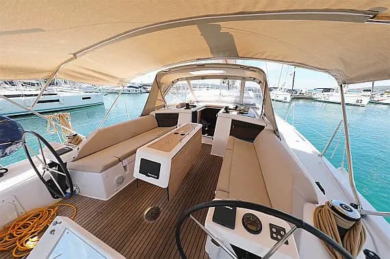 Dufour 430 in Lefkada / Nydri Port - Photo 1