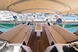 Dufour 430 in Lefkada / Nydri Port thumbnail 6