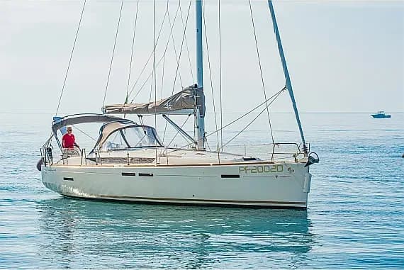 Sun Odyssey 449 in San Vincenzo / Marina di San Vincenzo - Photo 1