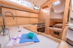Sun Odyssey 449 in San Vincenzo / Marina di San Vincenzo thumbnail 12