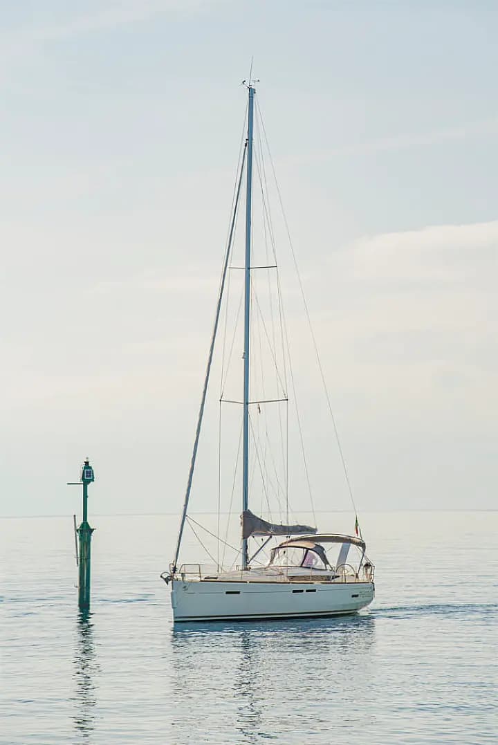 Sun Odyssey 449 in San Vincenzo / Marina di San Vincenzo - Photo 5