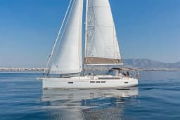 Sun Odyssey 519 in Paros port thumbnail 11
