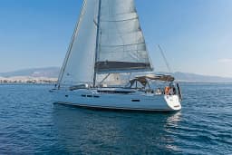 Sun Odyssey 519 in Paros port thumbnail 13