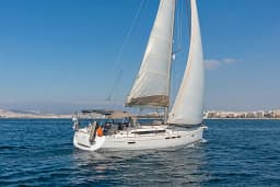 Sun Odyssey 519 in Paros port thumbnail 14