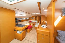 Sun Odyssey 519 in Paros port thumbnail 20