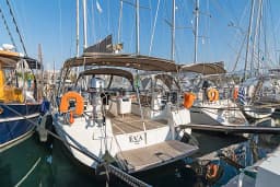 Sun Odyssey 519 in Paros port thumbnail 5